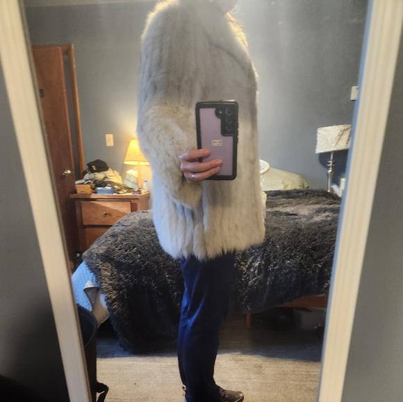 Elegant Cream Authentic Fox Fur Coat - Picture 10 of 15